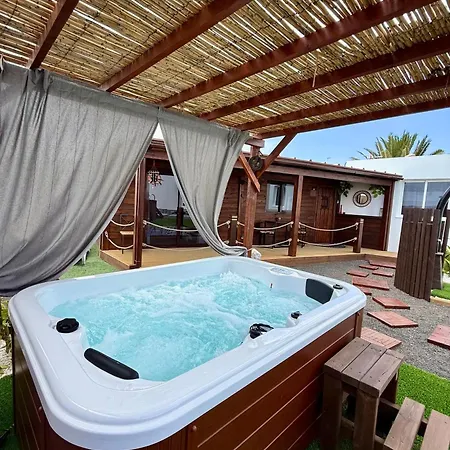 Y Lofts Makana בית הארחה